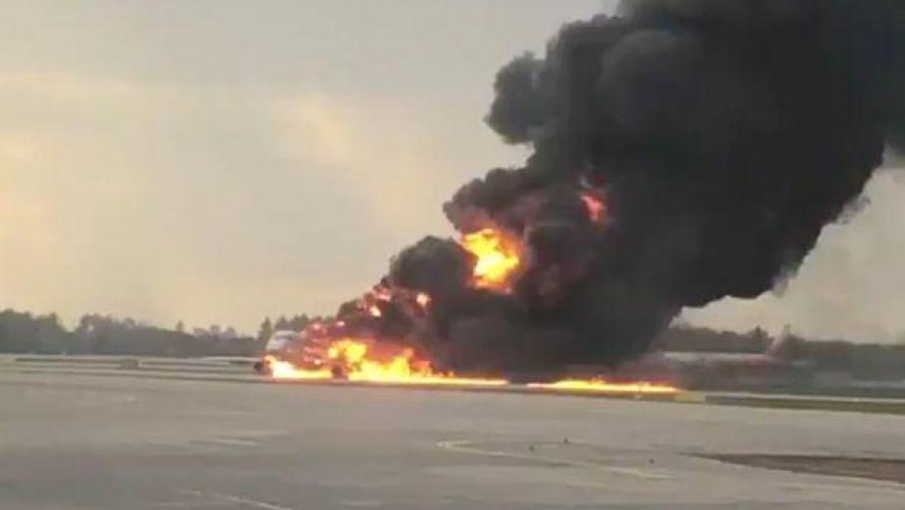 Moscou : 41 personnes meurent dans un impressionnant atterrissage d'urgence