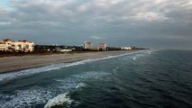 Etats-Unis : spectaculaire amerrissage d’un avion de la Seconde Guerre mondiale sur une plage en Floride