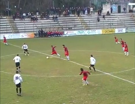 Vidéo: Il marque au bout de quatre secondes de jeu