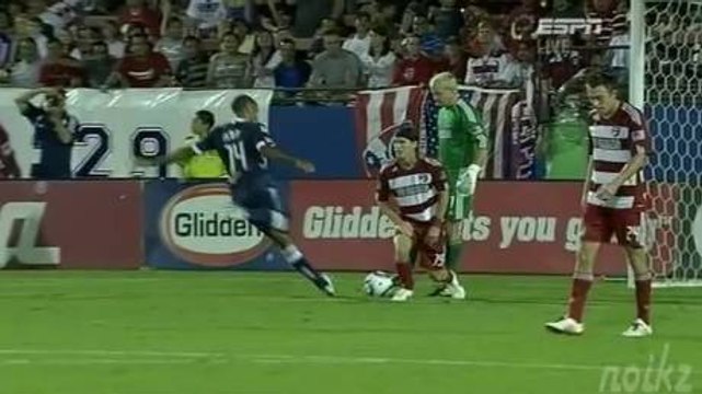 MLS: Henry blesse un gardien en fêtant un but