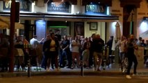 Batalla campal en Sevilla entre aficionados del Eintracht y el West Ham