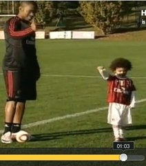 Milan AC : Robinho joue au foot avec son fils