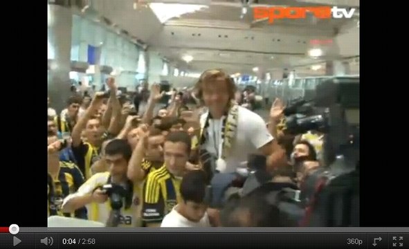 PSG : L'adieu de Lugano aux supporteurs de Fenerbahçe