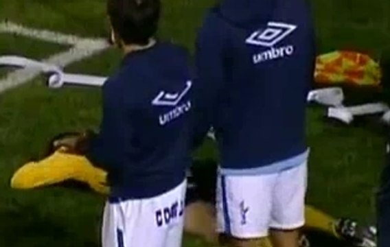 Un juge de ligne blessé par un rouleau de papier toilette