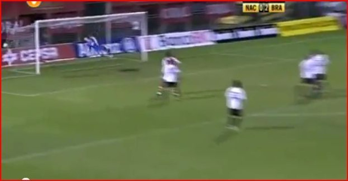 Portugal: Une lucarne de Daniel Candeias