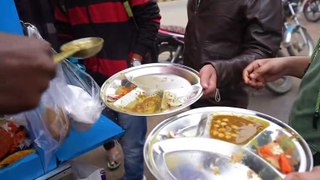 10 Rupee Main Chole Bhature Kanhi Nahi Milega | World’s Cheapest Chole Bhature | Street Food India