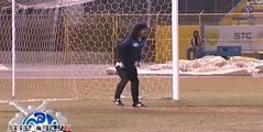 René Higuita refait le coup du scorpion à 45 ans