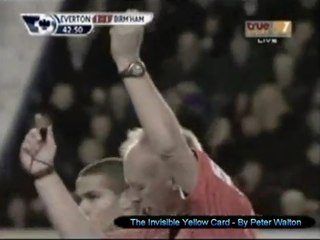 Premier League: L'arbitre averti un joueur avec un carton imaginaire