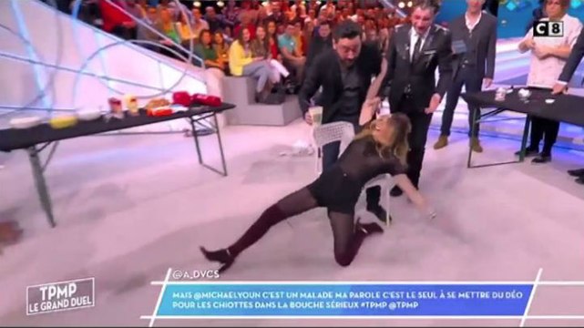 Le zapping du 02/03 : La chute mémorable de Capucine Anav dans TPMP