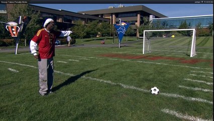 Vidéo: Snoop Dogg s'essaie aux tirs au but