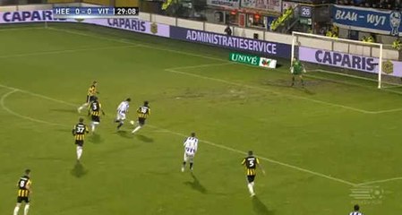 Vidéo but : Le magnifique enchaînement roulette - balle piquée du Serbe Filip Djuricic