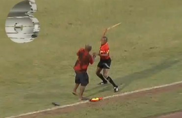 A Trinité et Tobago, une bagarre éclate entre un arbitre de touche et un supporteur