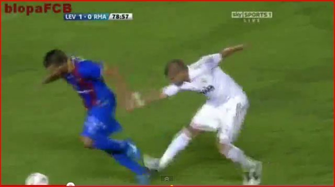Real Madrid: L'agression de Xabi Torres par Pepe