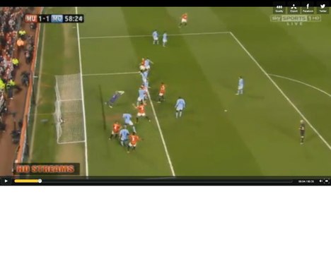 Revivez le but contre son camp de Kompany après un coup franc extraordinaire de Van Persie lors de United - City