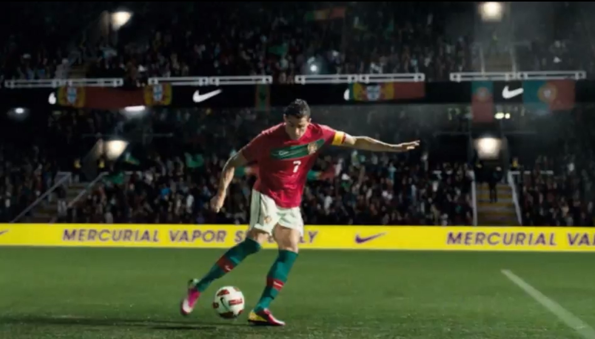 La nouvelle pub Nike de Cristiano Ronaldo pour ses chaussures Mercurial -  Vidéo Dailymotion
