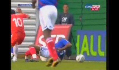 L'horrible blessure de Djibril Cissé lors de France - Chine en 2006