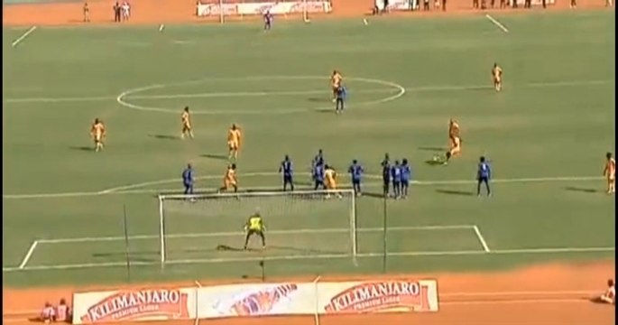 Le but de Yaya Touré sur coup-franc magnifique lors de Côte d'Ivoire - Tanzanie