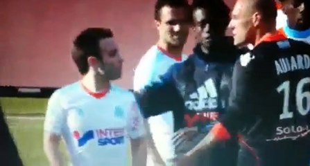 Mathieu Valbuena giflé par Fabien Audard  lors de Lorient - OM