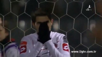 Le raté le plus incroyable du siècle est l'oeuvre de Bogdan Stancu en Turquie
