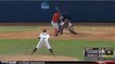 Insolite : Un joueur de Baseball reçoit une balle dans les parties intimes lors d'un match universitaire