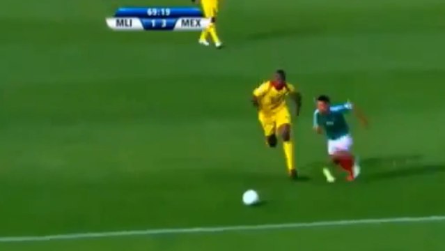 Insolite : Il perd sa chaussure mais parvient à marquer un but lors du Mondial des U20