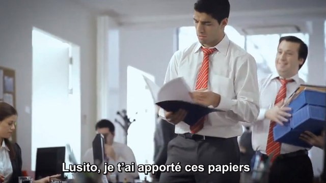 Insolite : Luis Suarez se moque de lui même dans une publicité hilarante