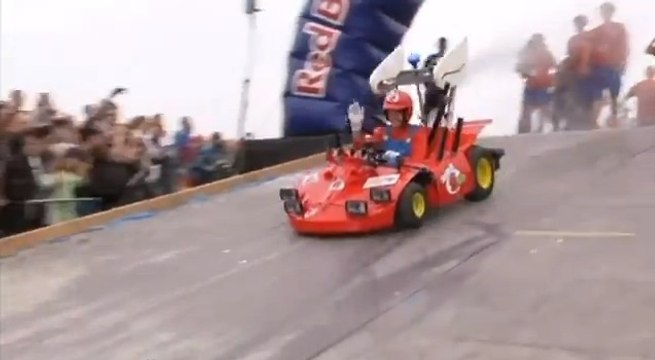 Insolite : Sebastian Vettel parodie Mario Kart et fait plus fort que Rémi Gaillard