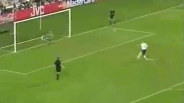 Insolite : Le penalty complètement raté de David Beckham contre le Portugal