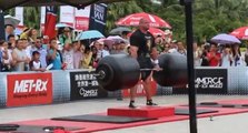 Brian Shaw, l'homme le plus fort du monde soulève 442,5 kg