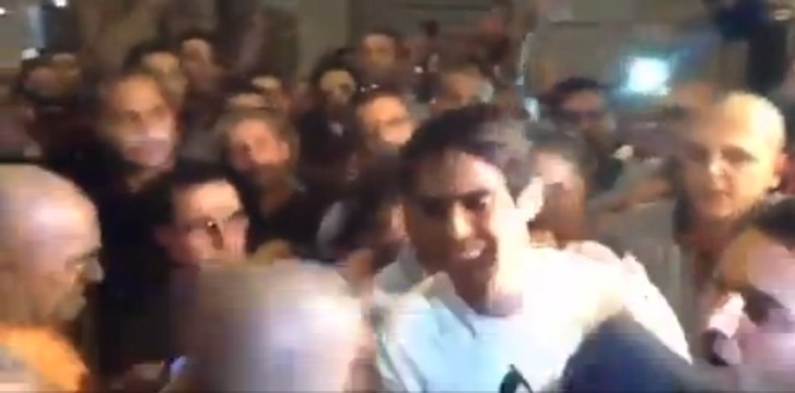 Kaka accueilli en prince par les supporteurs du Milan AC