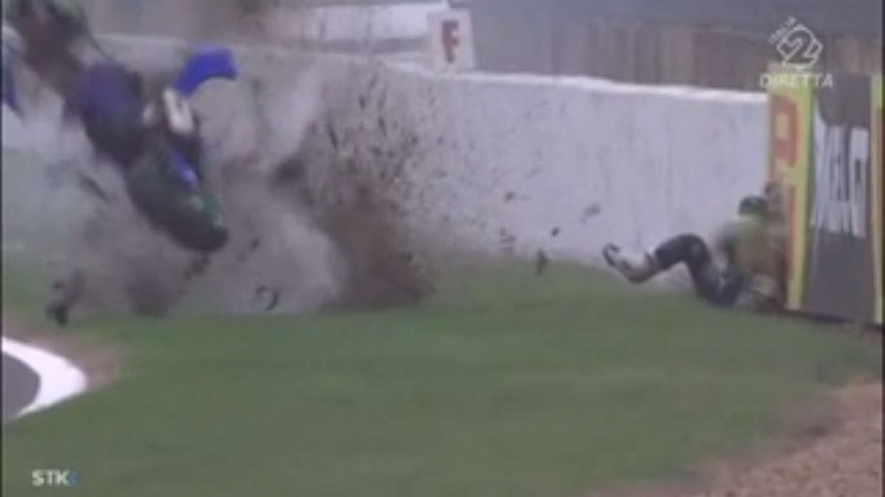 L'accident de moto terrible de Bergman à Magny-Cours en Superstock 1000