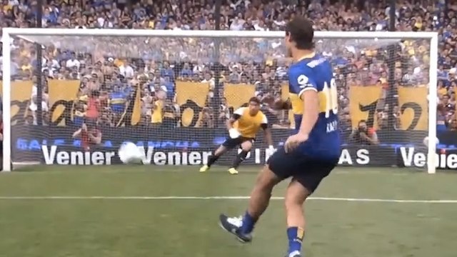 Rafael Nadal et Novak Djokovic s'affrontent lors d'une séance de tirs aux buts en Argentine