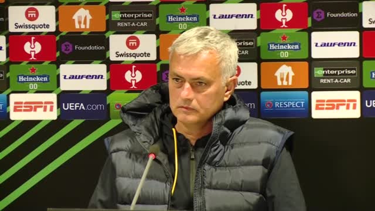 Jose Mourinho stürmt aus der Roma-Pressekonferenz