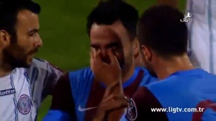Insolite : Un joueur de Trabzonspor pleure et sort du terrain à cause d'un supporter