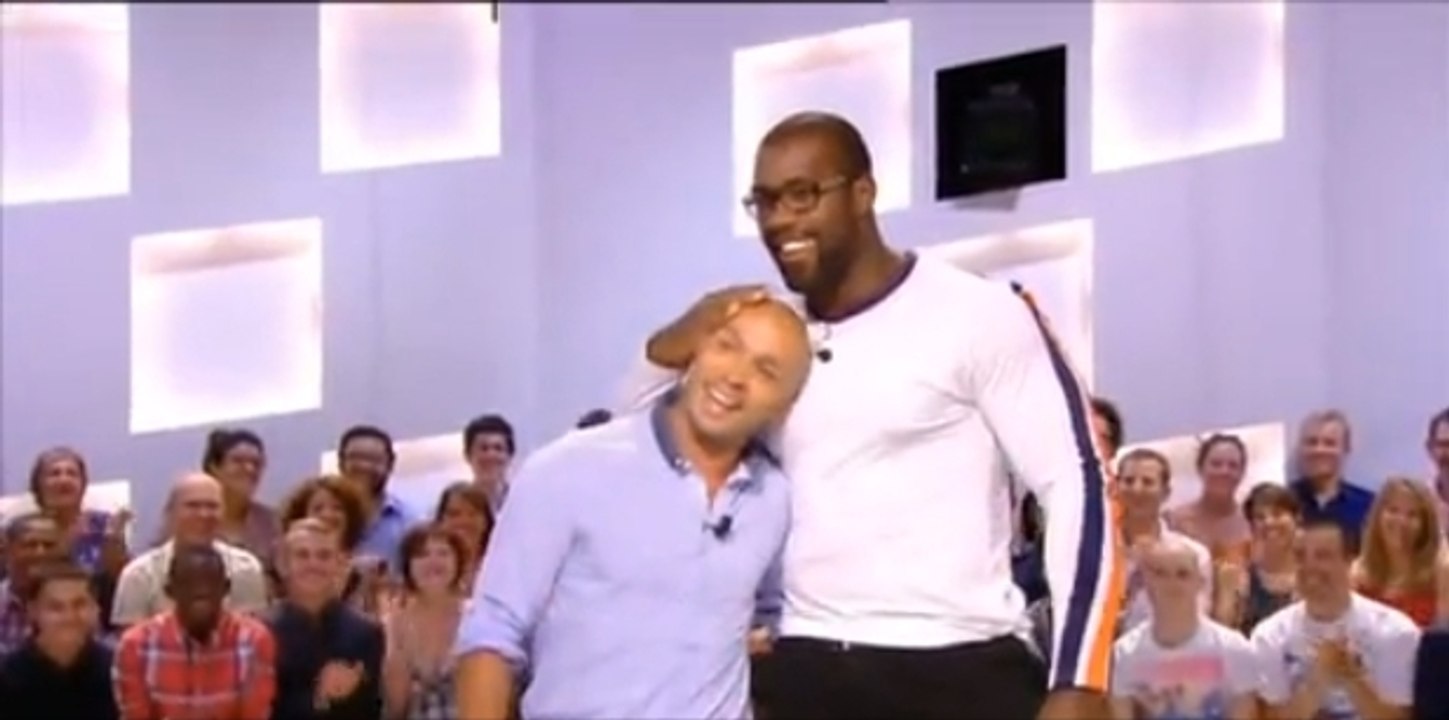 Le champion du monde de judo Teddy Riner humilie Eric Judor et joue les videurs au Grand Journal