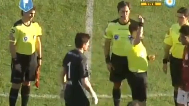 Insolite : Le carton jaune le plus rapide et le plus étrange de l'histoire