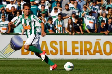 Brésil: Les incroyables dribbles d'Everton Ribeiro lors de la rencontre entre Cruzeiro et Ponte Preta