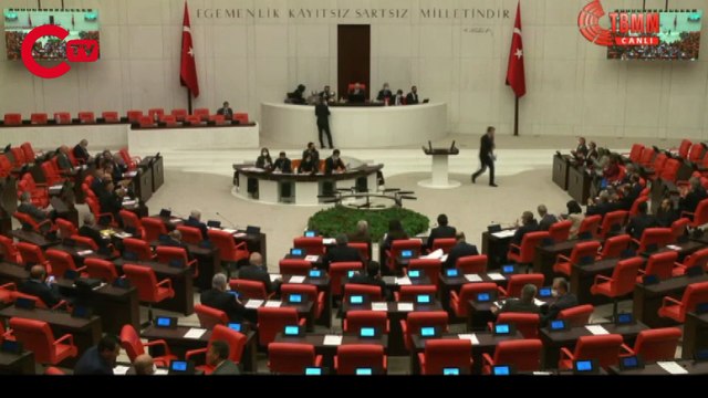 CHP'li Özkan Yalım meclis kürsüsüne oyuncak arabalarla çıktı: AKP'liler sinirden çılgına döndü