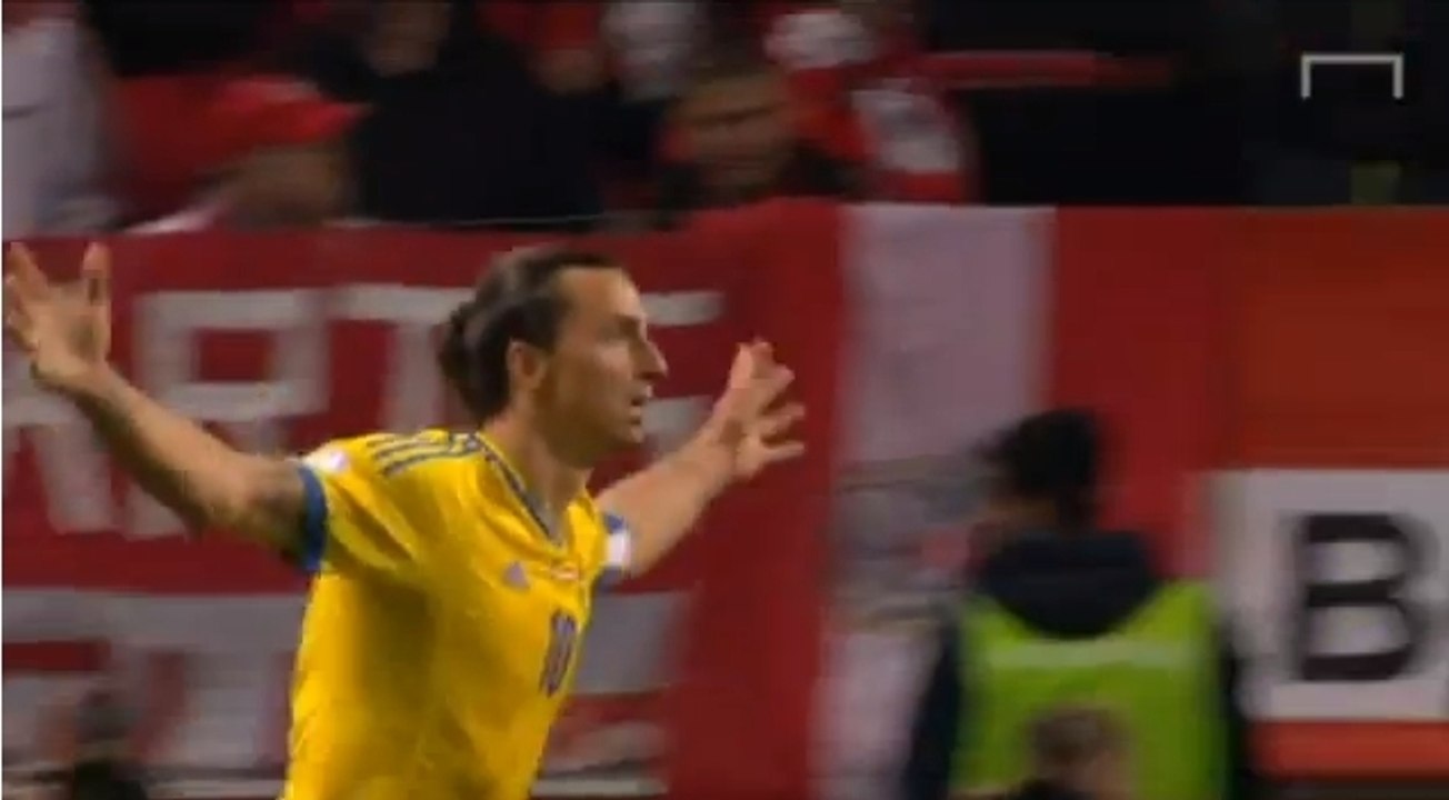Le but de Zlatan Ibrahimovic lors de Suède - Autriche et son carton rouge