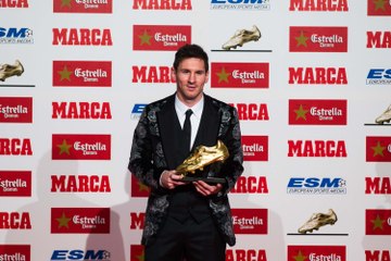 Lionel Messi et son étrange veste à fleurs lors de la cérémonie du Soulier d'Or