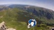 Un saut en wingsuit à 4000 mètres d'altitude en caméra embarquée