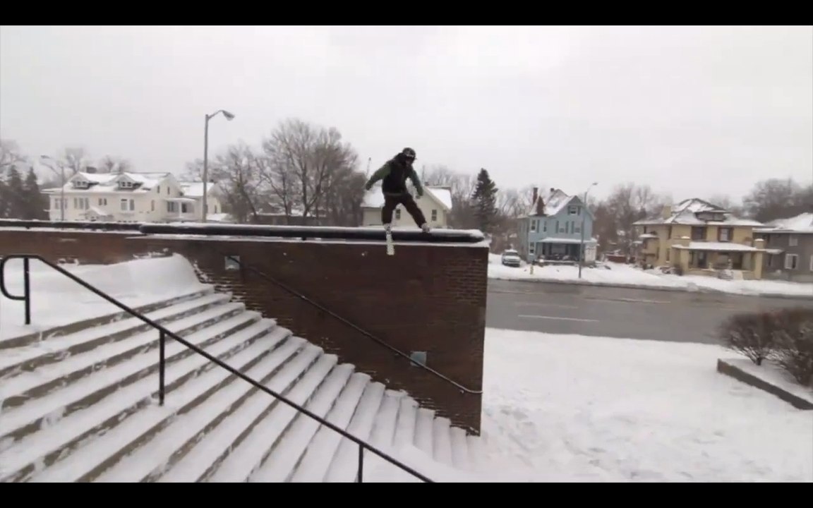 Detroit sous la neige devient une piste de ski extrême incroyable