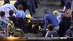 Insolite : Un journaliste écrasé par des basketteurs en plein match de NCAA