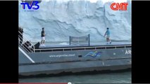Insolite : Rafael Nadal et Novak Djokovic jouent au tennis sur un bateau dans un paysage de glace