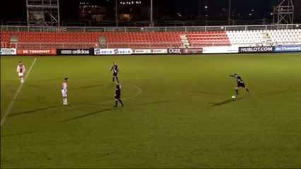 Insolite : Il assomme son coéquipier en tirant un coup-franc