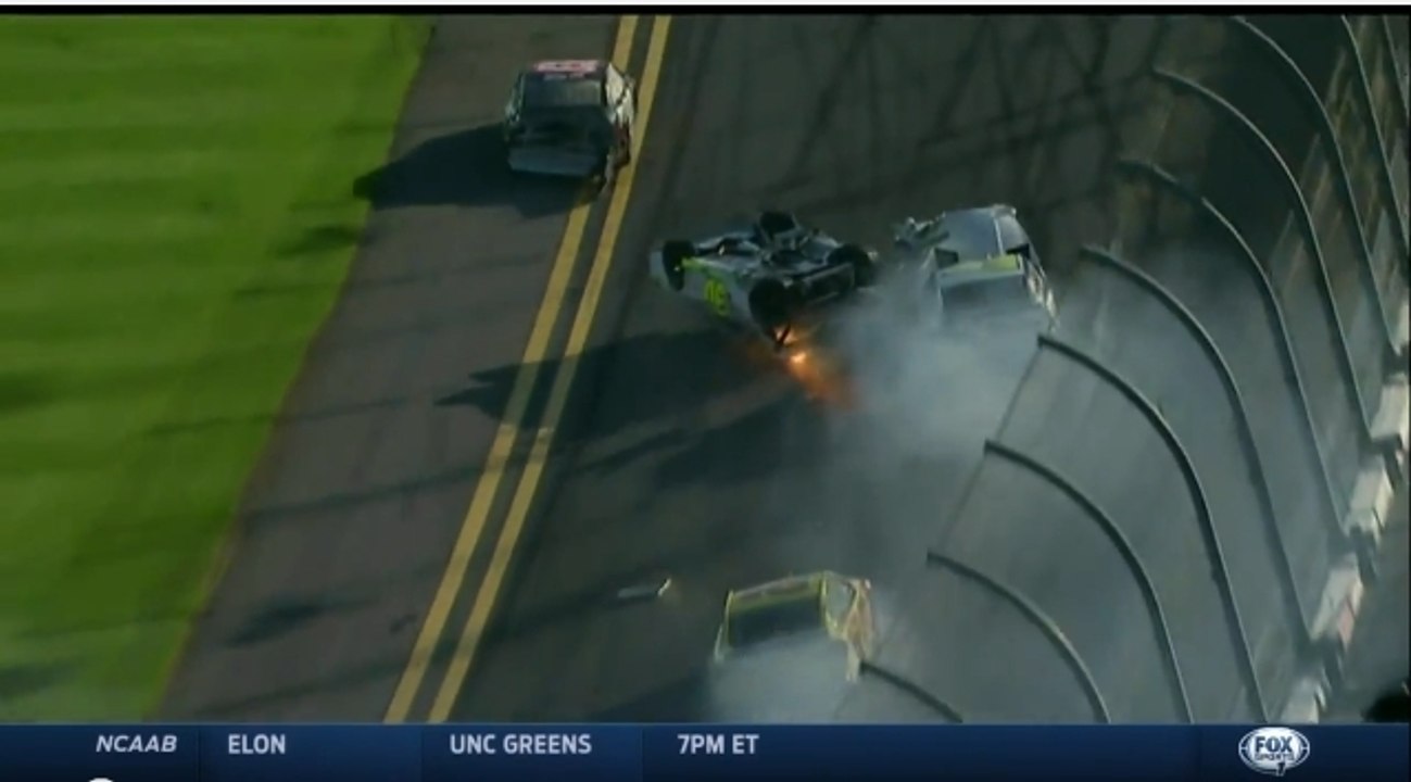 Crash impressionnant à Daytona : Plusieurs voitures se percutent à pleine vitesse