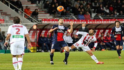 Tải video: Ajaccio - PSG : Les blagues pas très fair-play pour déstabiliser Paris