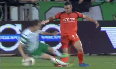 Un tacle très violent lors du match Maccabi Haïfa - Bnei Yehuda
