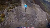 Une descente en VTT en caméra embarquée