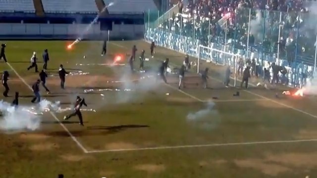 Grèce : Violents affrontements entre les supporteurs de l'AEK Athènes et d'Egaleo